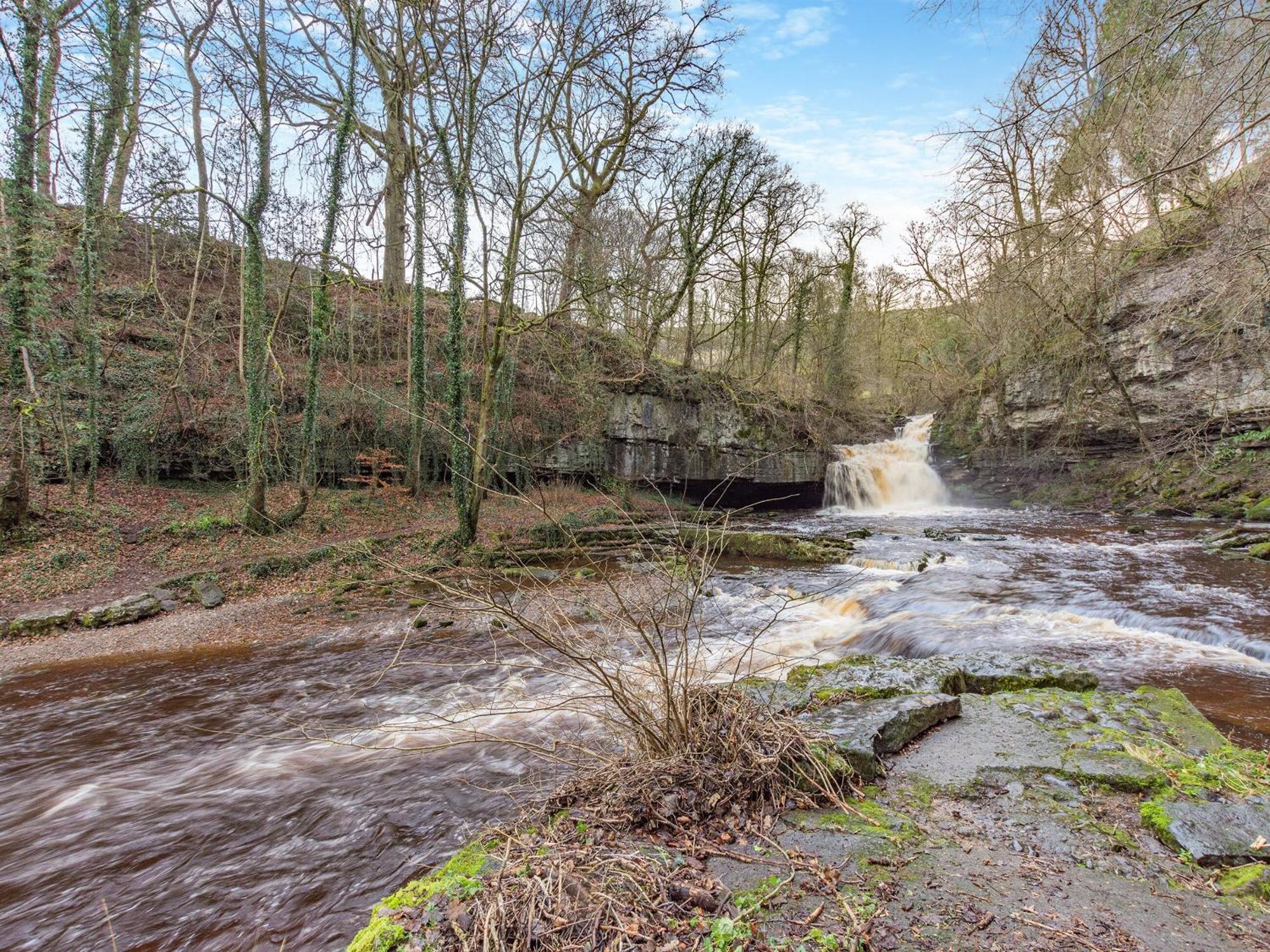 Cauldron Falls West Burton エクステリア 写真